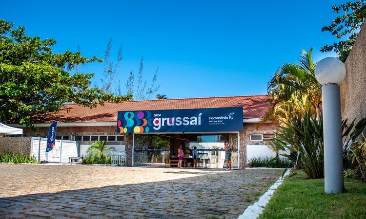 Mulher é encontrada morta dentro de quarto no Sesc Grussaí, em SJB