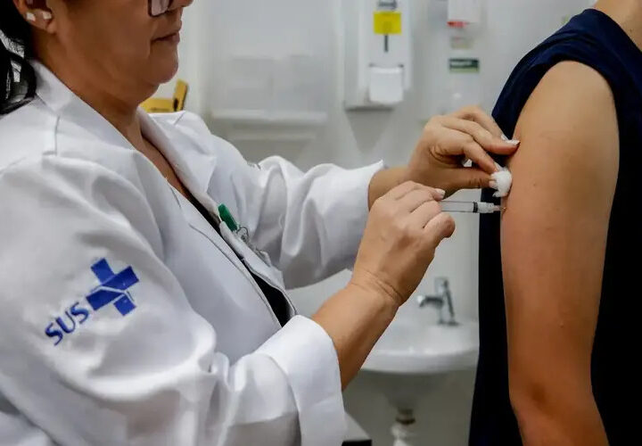 Campos ainda registra baixa cobertura vacinal contra a dengue ‌