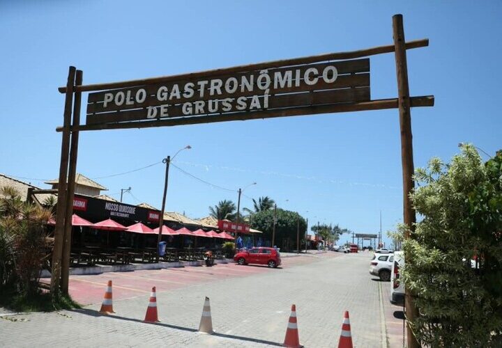 Pórticos do Polo Gastronômico de Grussaí serão retirados para manutenção
