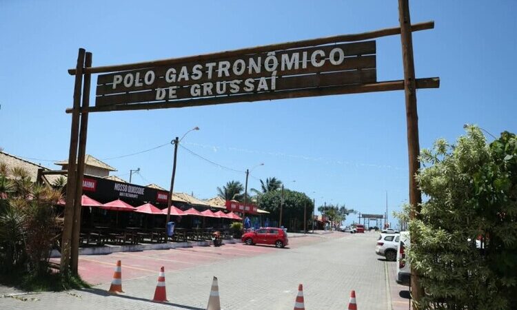 Pórticos do Polo Gastronômico de Grussaí serão retirados para manutenção
