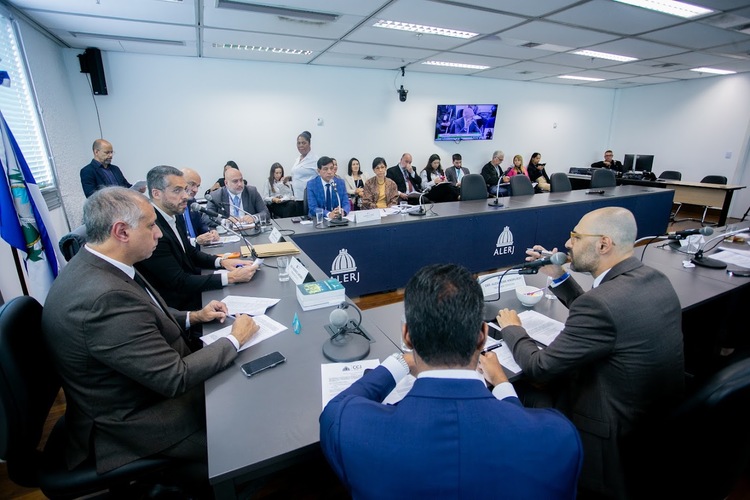 CCJ da Alerj aprova projeto que declara facções criminosas como terroristas