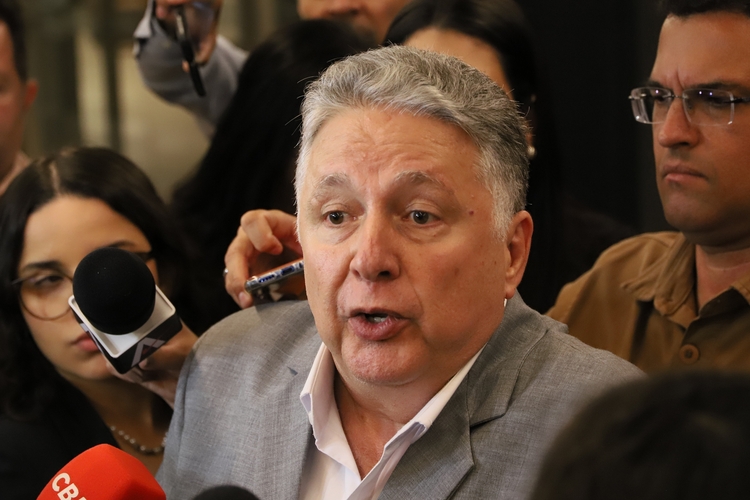 Garotinho desiste de recurso no TSE e pode dar vitória a Douglas Ruas no 1º turno