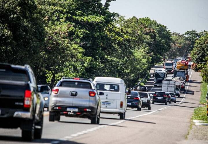 BR-101 deverá receber 587 mil veículos durante o fim de semana prolongado