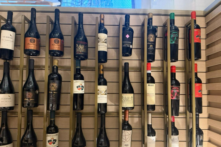 Operação da PF em Campos mira comércio ilegal de vinho argentino