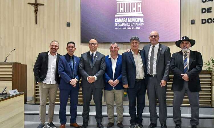 Silvinho Martins é eleito presidente da Câmara de Campos 