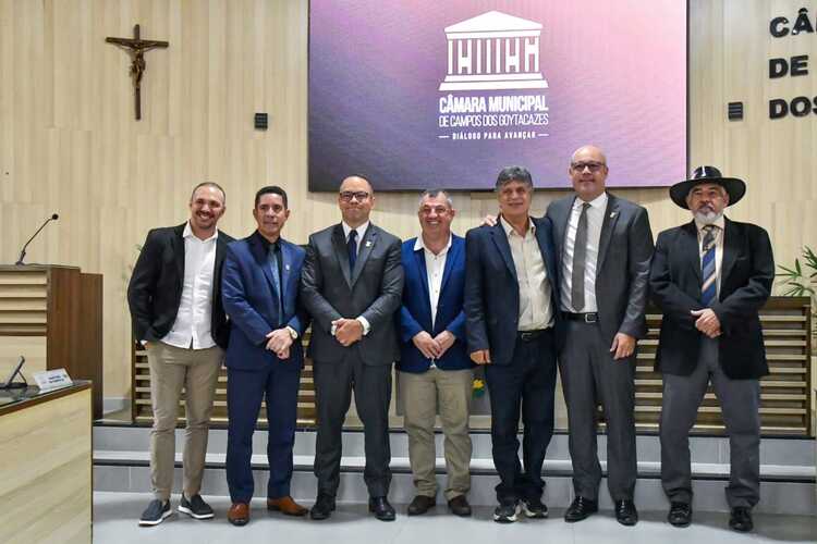 Silvinho Martins é eleito presidente da Câmara de Campos 