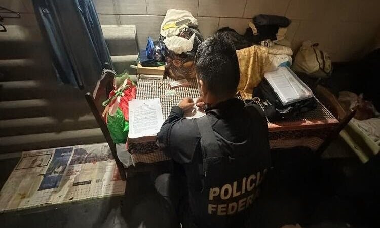 PF faz operação contra fraudes em concurso público da UFRJ