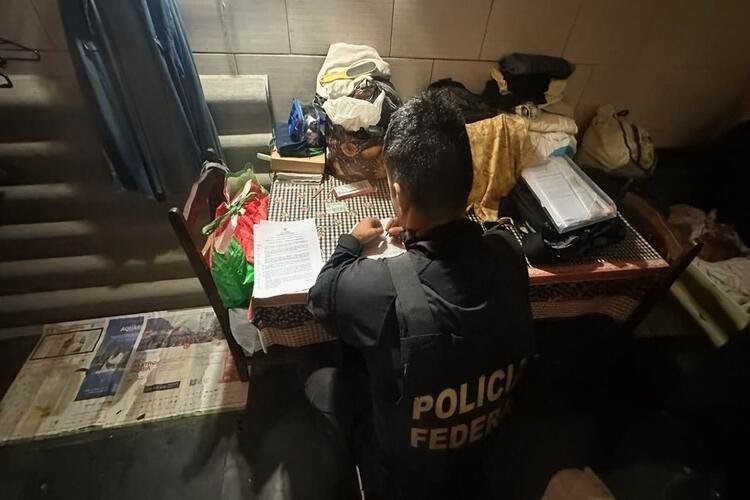 PF faz operação contra fraudes em concurso público da UFRJ