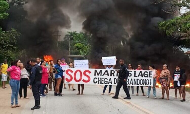 Protesto em Martins Lage fecha BR-356 pelo segundo dia seguido em Campos