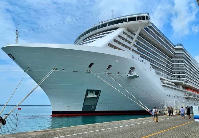 Búzios recebe primeiro navio de cruzeiro da temporada 2026/2027