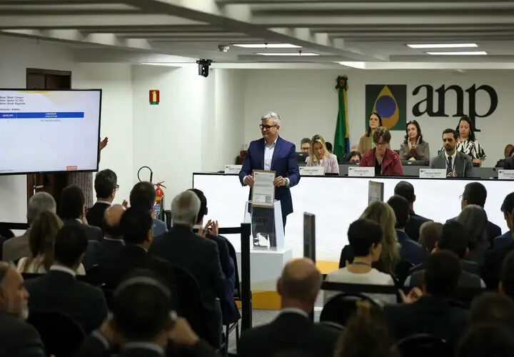 Maior leilão do pré-sal tem sete dos 13 blocos arrematados, cinco na Bacia de Campos