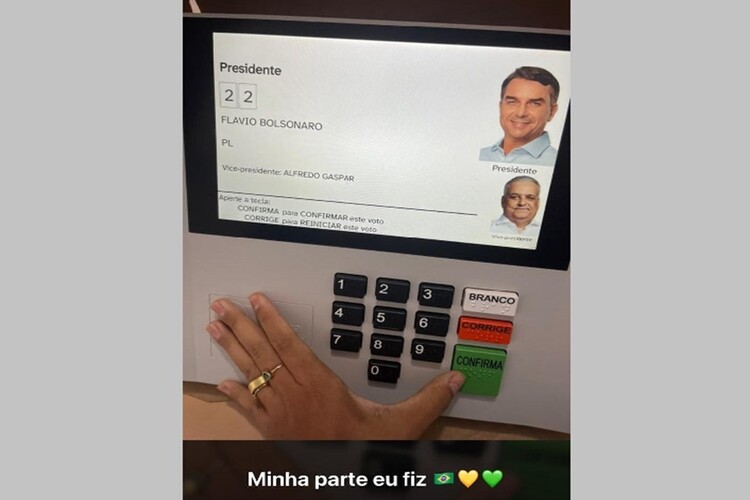 Eleitora fotografa voto na urna eletrônica e posta no WhatsApp, em Italva 